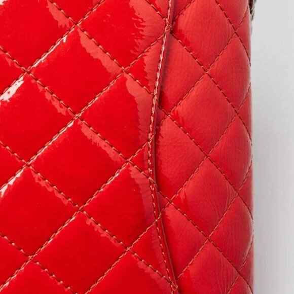 Chanel Red 2.55 Reissue Quilted Patent Leather 226 Flap Bag - Picture 8 of 12